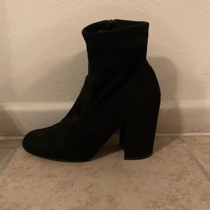 Steve Madden black booties 8.5